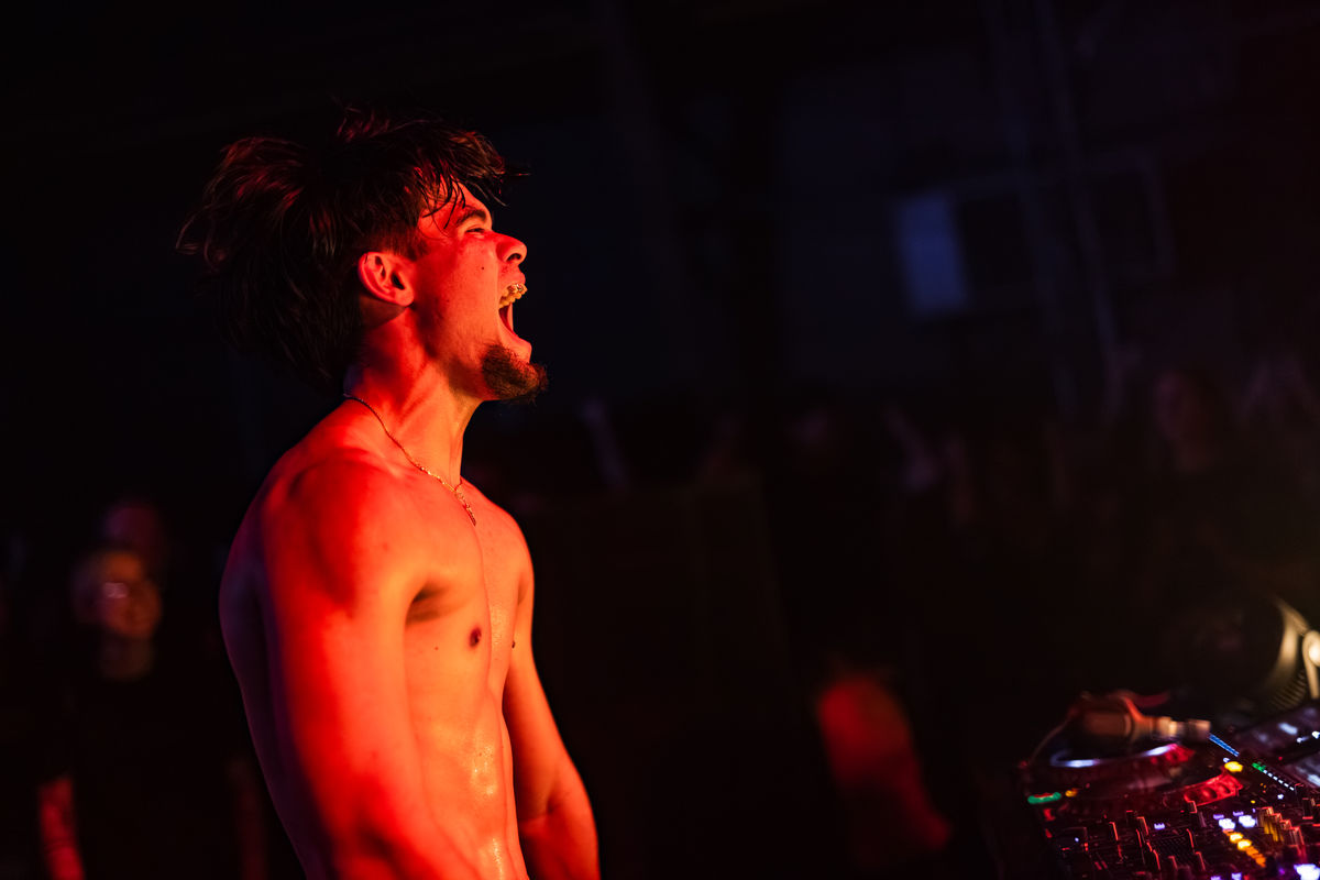 Loading... just a sec